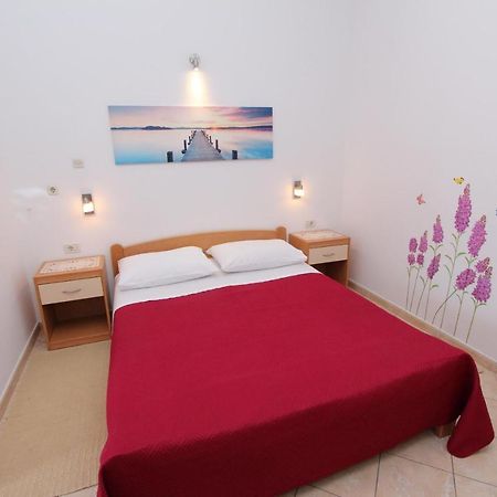 Room And Apartment Lea Ρόβινι Εξωτερικό φωτογραφία